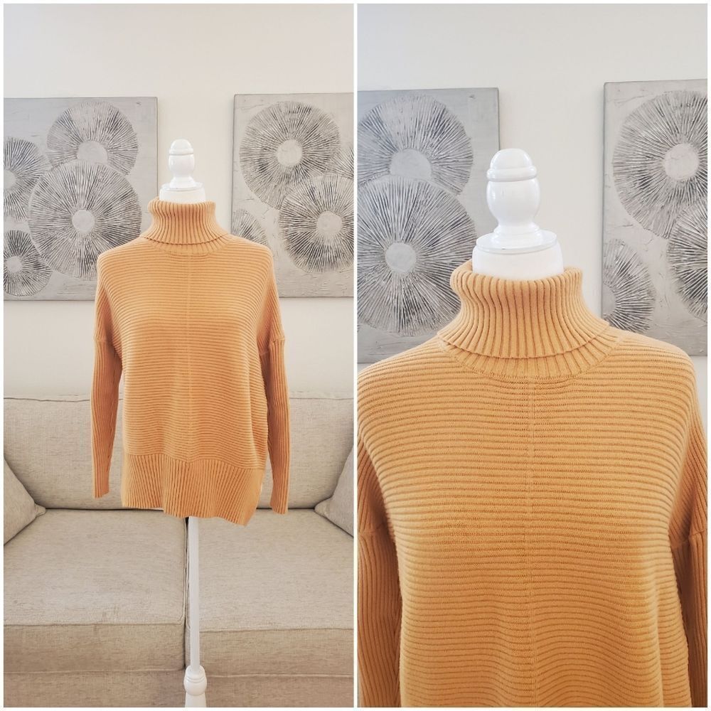 Lillusory Classic Turtleneck Sweater sz Med